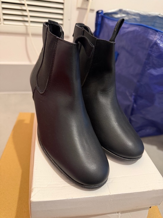 Other - Black Women's Chelsea Ankle Boots - Sleek Casual Style